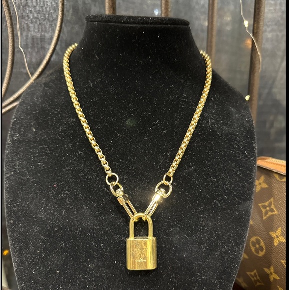 Authentic Louis Vuitton lock. No chain. - Picture 6 of 6